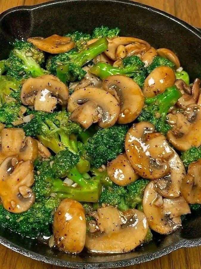 Thumbnail for GARLIC MUSHROOMS AND BROCCOLI