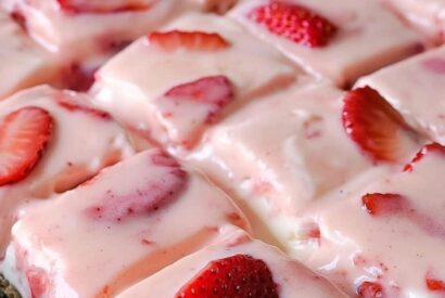 Thumbnail for Strawberry Cake with Strawberry Frosting